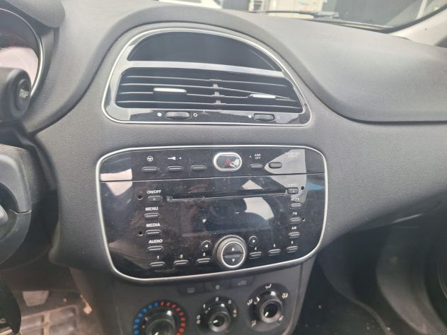 FIAT PUNTO 4A SERIE anno 2016 - Foto 6