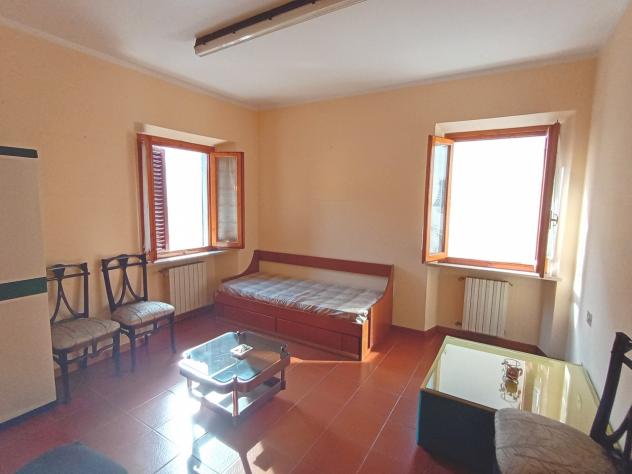 PALAZZO di 15 vani e di 300 mq (GAMBASSI TERME) rif. G 30 - Foto 2