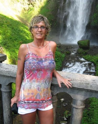 Donna di Foggia, 47 anni.  Fisico Normale Tel: