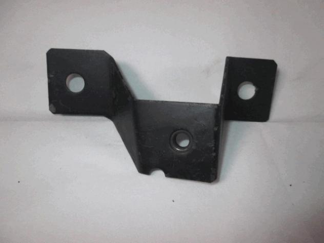85155324 DISTANZIALE STAFFA SUPPORTO PARAURTI POSTERIORE LATO DESTRO FIAT 127 900 B (TERZA SERIE) RICAMBIO NUOVO