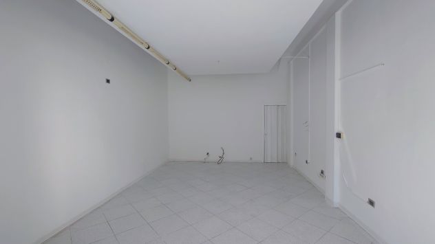 locale commerciale disponibile