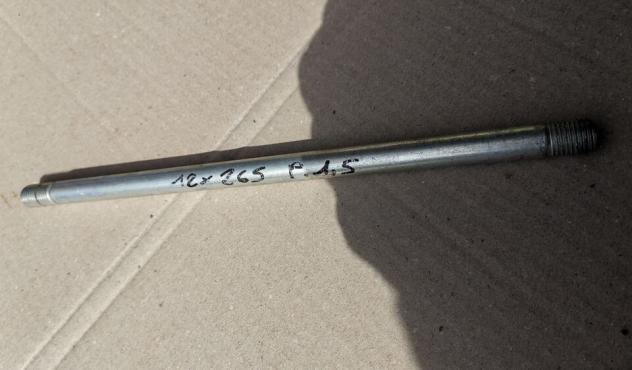 Perno asse forcellone ruota ø12 L265 P1,5