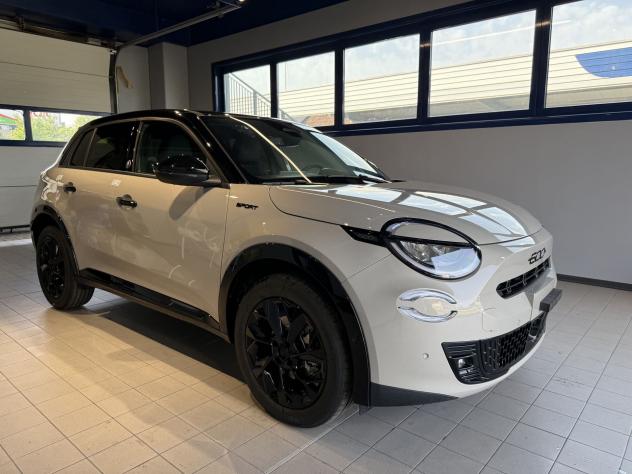 FIAT 600 1.2 Hybrid 110cv Sport Ed Mil Cort 26 - Foto 2