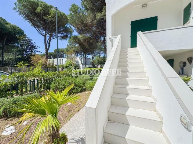 Villetta ad angolo con ampio porticato e giardino - Foto 15
