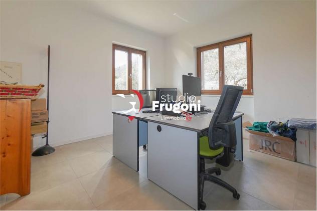 vf911 - TENUTA CON 2 ETTARI E ANNESSI AGRICOLI - Foto 17
