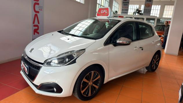 Peugeot 208 PureTech 82 3p. GPL Allure - Foto 2