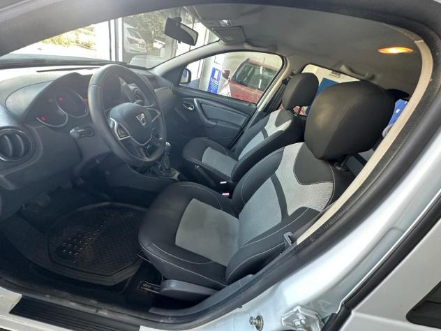 Dacia Duster 1.5 dci Laureate 4x2 s&s 110cv my17 - Foto 9