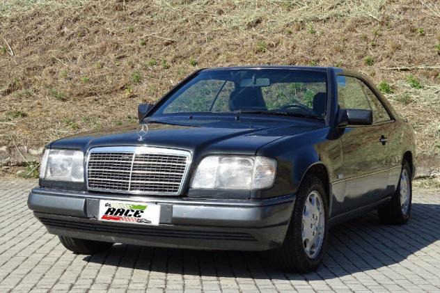Mercedes-Benz Serie 200-320 200 CE-16 cat Coupé - Foto 4