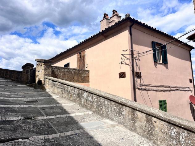 Sorano (GR) -- Bellissimo appartamento ristrutturato con ingresso indipendente e cantina
Caratteristiche principali:
105 mq di superficie abitabile - Foto 3