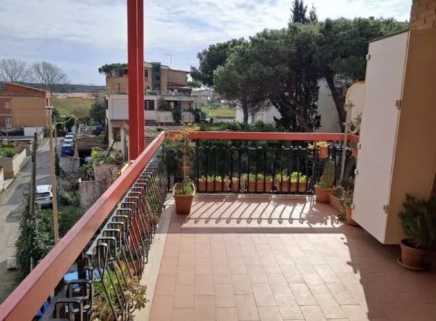 OSTIA LEVANTE TRILOCALE ARREDATO CON TERRAZZO PRIVATO - Foto 2