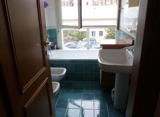 PORTA MAGGIORE BILOCALE ARREDATO CON COMODA CANTINA - Foto 3