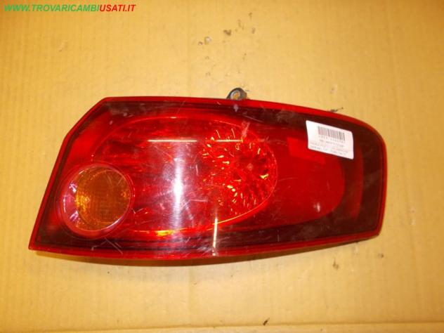 FANALE POST.D.CON LAMPADINE (parte est.) FIAT CROMA (194-2T)  Parti elettriche  Fanaleria  Fanali  Fanale post. sx. FIAT - CROMA - 01-05-2005 - 01-10-