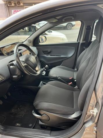 Lancia Ypsilon 1.0 FireFly 5 porte S&S Hybrid Gold - Foto 8