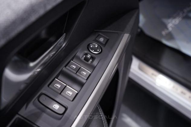 PEUGEOT 3008 1.2 Hybrid 145cv e-DCS6 GT rif. 24140272 - Foto 10
