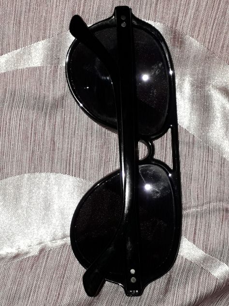 occhiali da sole unisex neri formato a goccia. - Foto 4