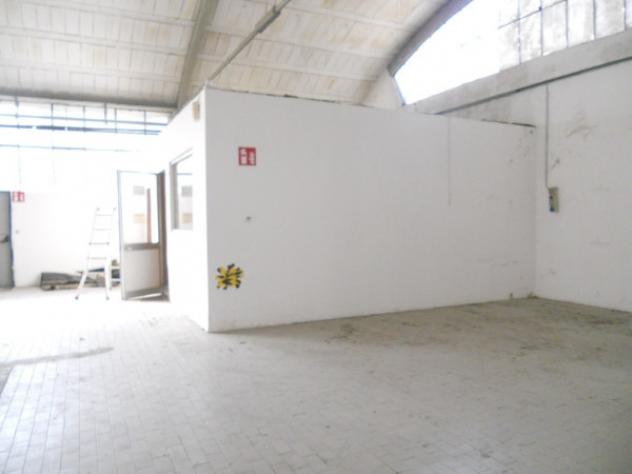 Immobile di 1000 m² con 4 locali in affitto a Settimo Milanese - Foto 7