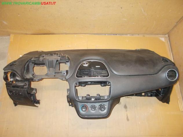 CRUSCOTTO NERO( MY 2012) FIAT PUNTO (199-51/6U)  Carrozzeria  Allestimenti interni  Cruscotto strumenti   FIAT - GRANDE PUNTO MY - 01-01-2012 -, FIAT
