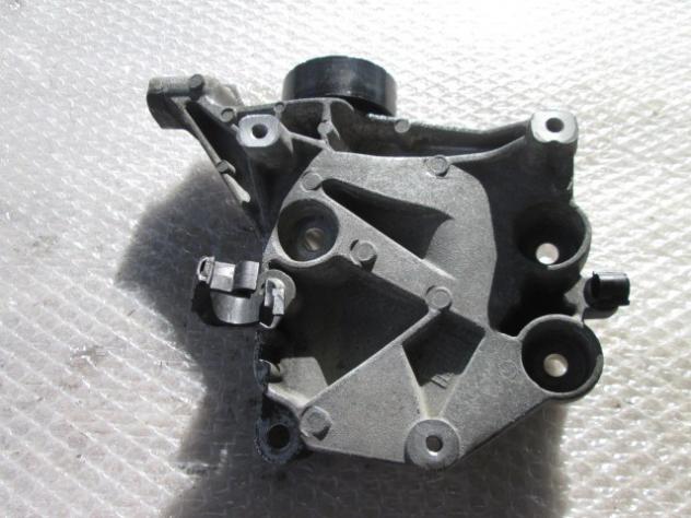 55190811 SUPPORTO PULEGGIA TENDICINGHIA FIAT BRAVO 1.6 D 77KW 6M 5P (2010) RICAMBIO USATO