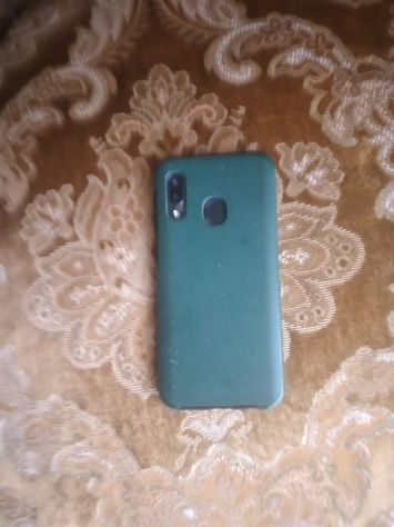 Offro per la vendita un telefonino Samsung Android 20e 4/G come nuovo - Foto 3
