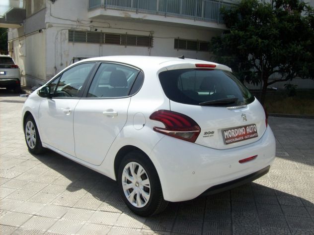 Peugeot 208 1.4 HDi 70CV 5p Business Navy - Foto 2