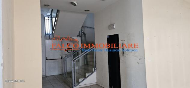 MILANO, VIA FARINI - AFFITTASI NEGOZIO 4 LUCI 150 MQ - Foto 10