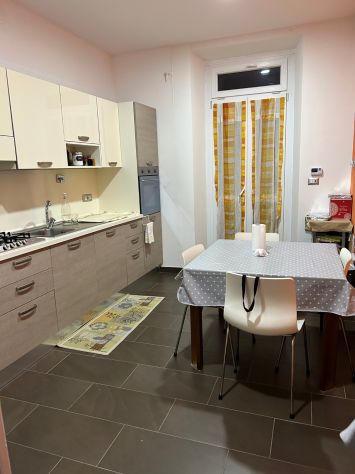 AFFITTO CAMERE IN TRILOCALE RISTRUTTURATO E ARREDATO (PARELLA da 1 giugno) - Foto 4