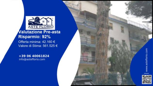 Immobile in asta di 468 m² con più di 5 locali e box auto in vendita a Napoli