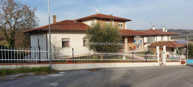 Villa singola di ampie dimensioni con scoperto esclusivo.