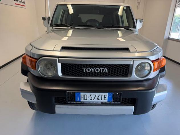 TOYOTA FJ Cruiser 2 WD rif. 24063381 - Foto 2