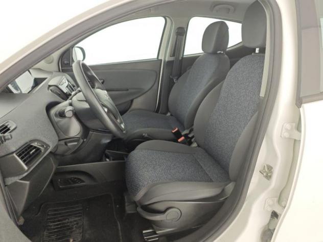 Lancia Ypsilon 1.0 FireFly 70cv S&S Hybrid SILVER - Foto 3