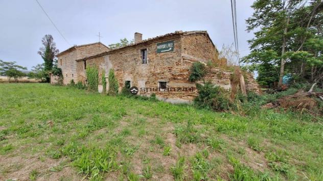 AEREOPORTO: Vendesi casale da ristrutturare a fano - zona aeroporto: ottima visibilità, ideale per attività ricettiva o commerciale!
hai un progetto a - Foto 7