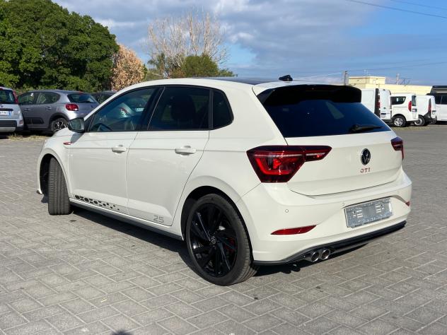 Volkswagen Polo GTI 2.0 tsi dsg KM 0 One of 2500 - Foto 6