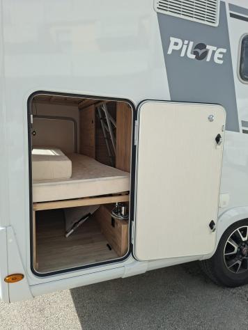 CAMPER PILOTE DUCATO SEMINTEGRALE 7 POSTI DOPPIA DINETTE LETTI CASTELLO CLIMATIZZATORE BASCULANTE FOTOVOLTAICO CAMPEGGIO USATI GENERALI 1675 - Foto 8