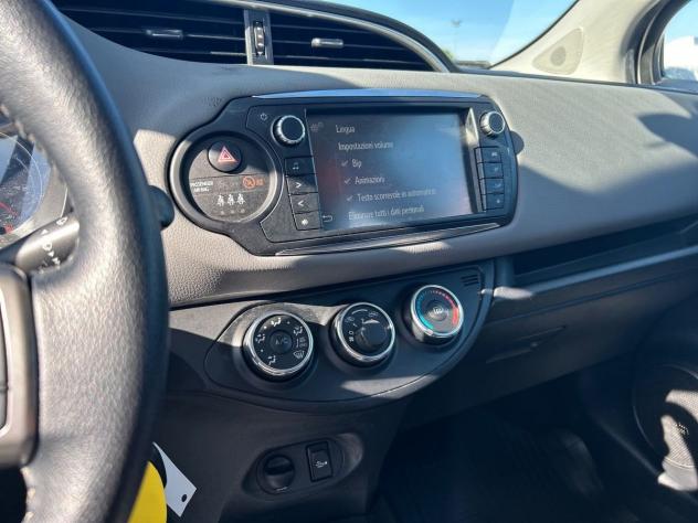Toyota Yaris III 2015 1.0 Active 5p - Foto 10