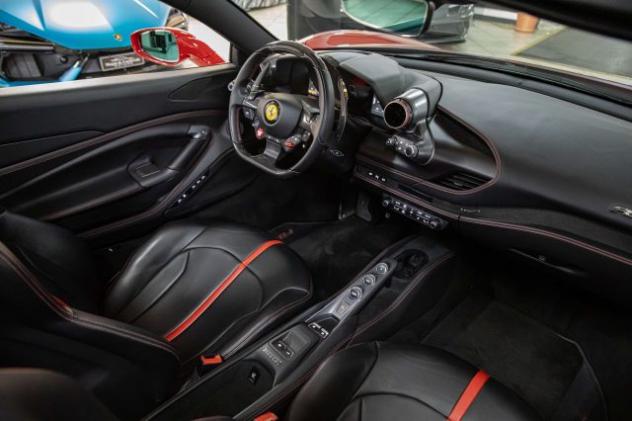 FERRARI F8 Spider LIFT|CARBON+LEDS|HI-FI PREMIUM|AFS|ELECTRI rif. 24065196 - Foto 10
