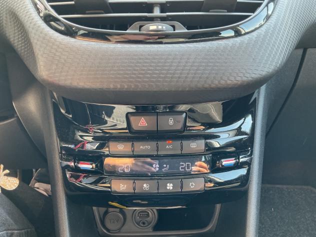Peugeot 208 1.2 benzina Neopatentati - Foto 7