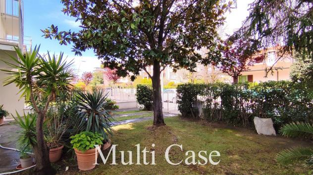 PORZIONE DI VILLA CON GIARDINO A 350 METRI DAL MARE – INDIPENDENZA, SPAZI E POTENZIALE - Foto 4