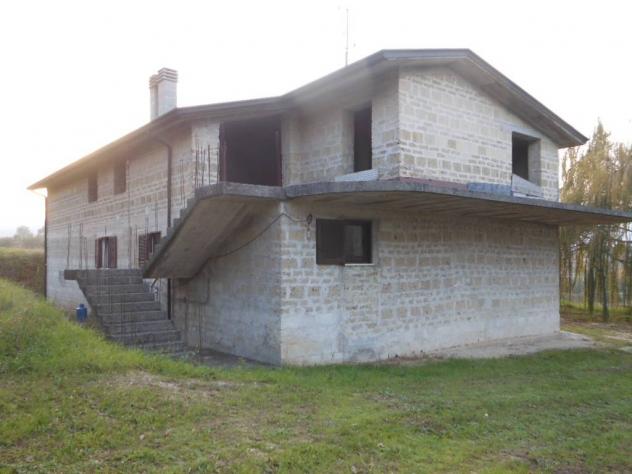 Tora e Piccilli vendesi casa indipendente 4 vani 270 Mq