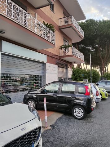 Negozio C1 a Via Casilina zona Giardinetti