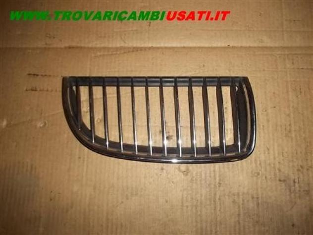 GRIGLIA D. BMW Serie 3 E90 4 porte  Carrozzeria  Lamierati esterni  Paraurti  Griglia radiat BMW - Serie 3 E90 4 porte - 01-02-2005 - 01-09-2008, BMW