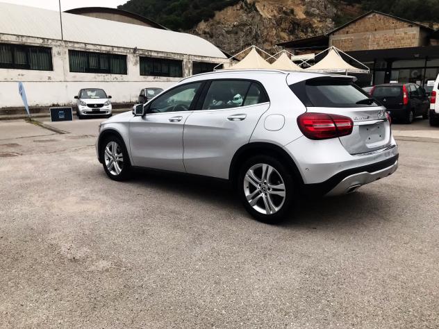 Mercedes-benz GLA 180 122CV 7G-TRONIC AUTOMATIC SPORT - LED NAV CARPLAY PELLE CAMERA SENSOR CERCHI R18 - Foto 2