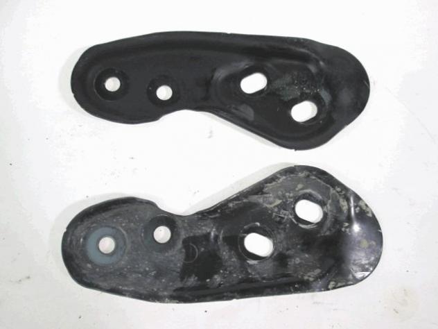 04877366AC COPPIA SUPPORTI RADIATORI ANTERIORI JEEP CHEROKEE 2.2 CRD 136KW AUT RICAMBIO USATO 04877367AC