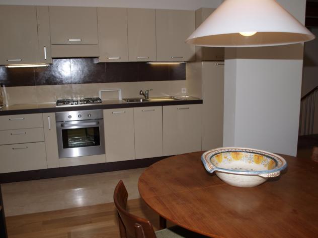 APPARTAMENTO INDIPENDENTE di 3 vani e di 100 mq (CAMAIORE) rif. 2001 - Foto 9