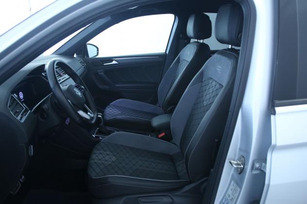 Volkswagen Tiguan 2.0 TDI SCR 110KW R-Line DSG Fari IQ.Light LED Matrix/R-Line "Black Style" Pack/Park Pilot - Foto 7