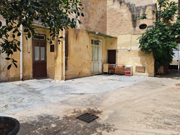 MARSALA CASA AL PIANO TERRA DI 120 MQ AL CENTRO STORICO