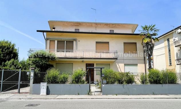 VICENZA: ampio TRICAMERE in bifamiliare