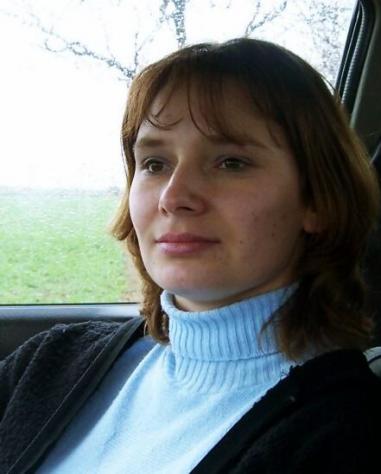 Donna di Roma, 37 anni. Fisico Normale Tel: