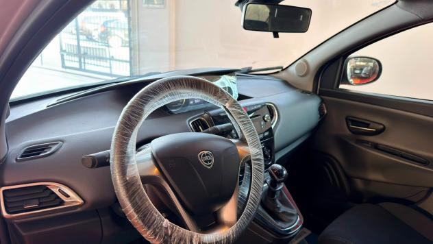 Lancia Ypsilon 1.2 69 CV 5 porte S&S Gold - Foto 7