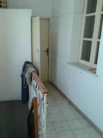 Casa terratetto nel centro storico di Lodé – 85 m², da ristrutturare - Foto 4