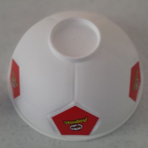 Pringles Foot Bowl forma di mezzo pallone da calcio Nuovo mai usato. La ciotola - Foto 3